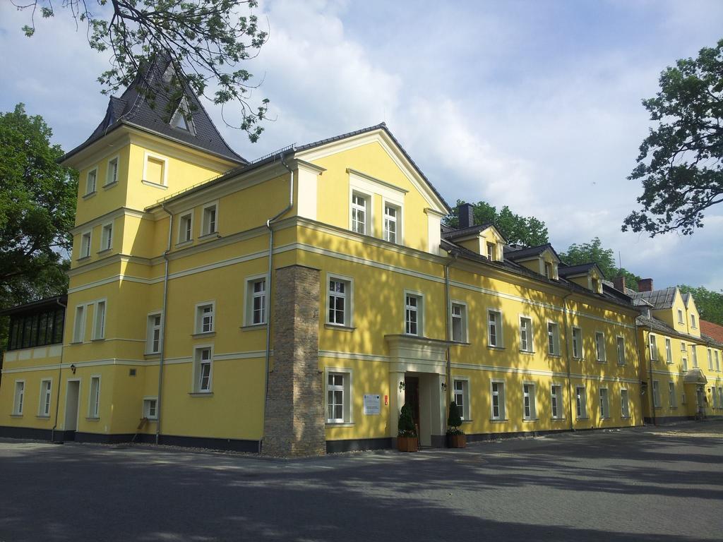 Palac Lucja Bb Zakrzow  ภายนอก รูปภาพ