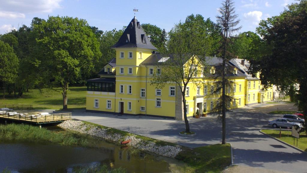 Palac Lucja Bb Zakrzow  ภายนอก รูปภาพ